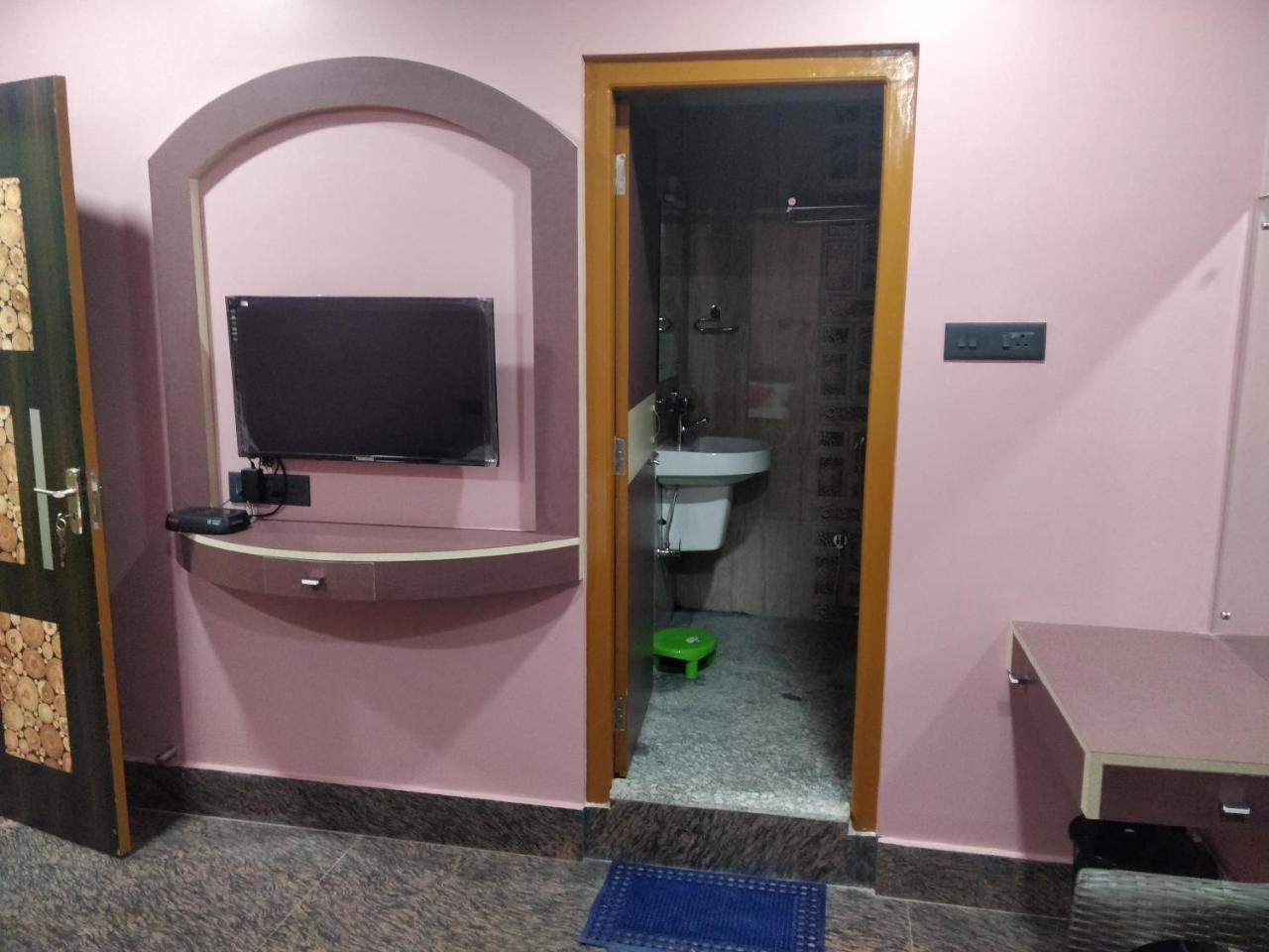 Oyo 16871 Anant Home Stay ชิลลอง ภายนอก รูปภาพ